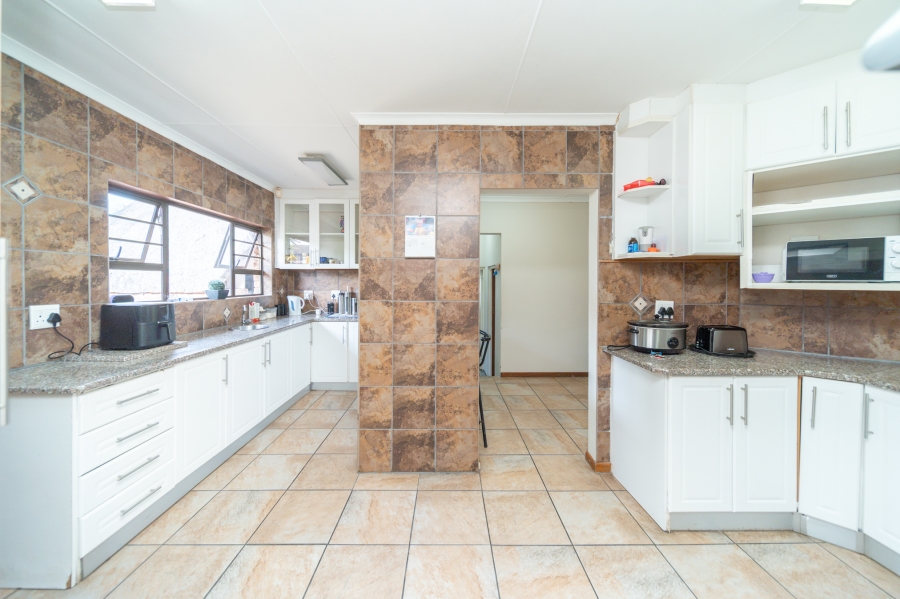 4 Bedroom Property for Sale in Dorchester Heights Eastern Cape